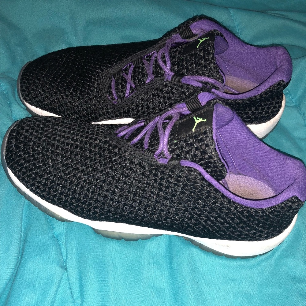 !SOLD! Jordan Futures Low Top